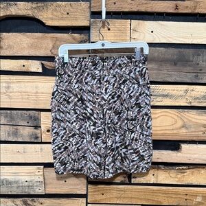 Lululemon Men’s Pace Breaker 9” Lined shorts in a multi-color print Size Medium